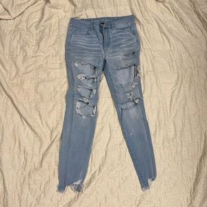 Blue light wash American eagle ripped jeans